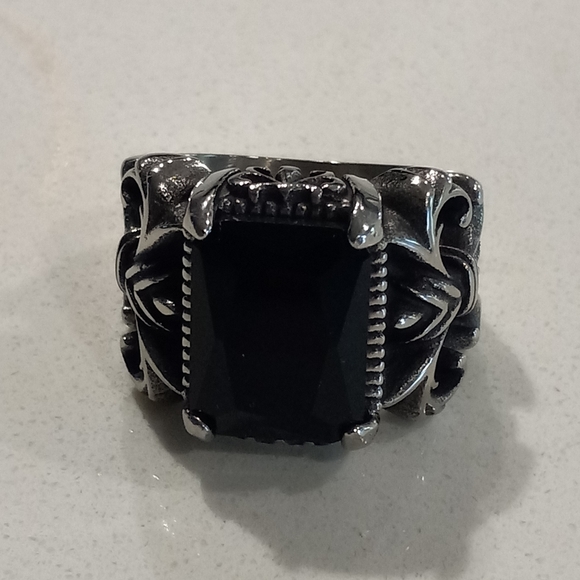 New! Men's Onyx Ring- Sizes 10,11,12 - Picture 3 of 3